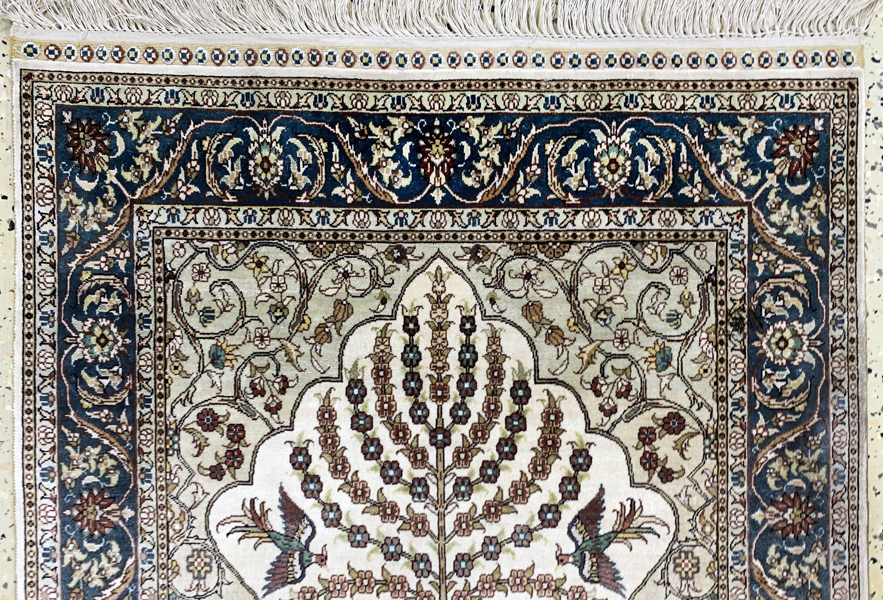 Detail a: Hereke Seide fein, China, Ende 20.Jhd, reine Naturseide, ca. 127 x 77 cm, EHZ: 2