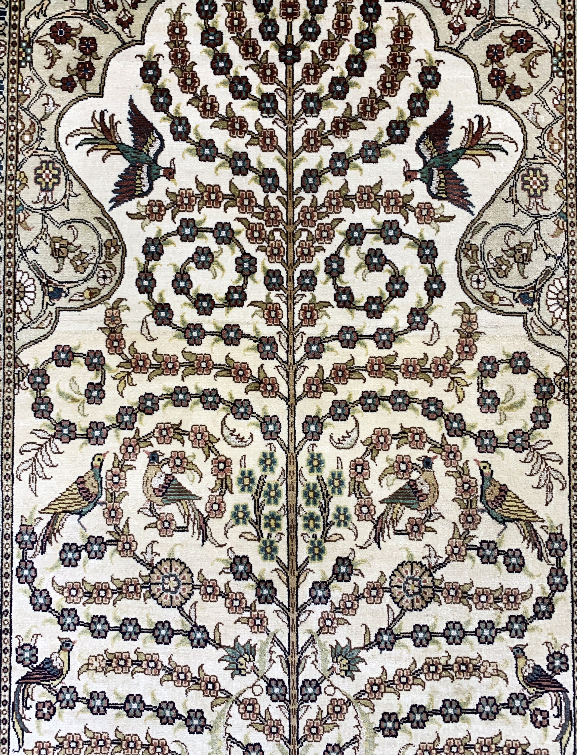 Detail b: Hereke Seide fein, China, Ende 20.Jhd, reine Naturseide, ca. 127 x 77 cm, EHZ: 2