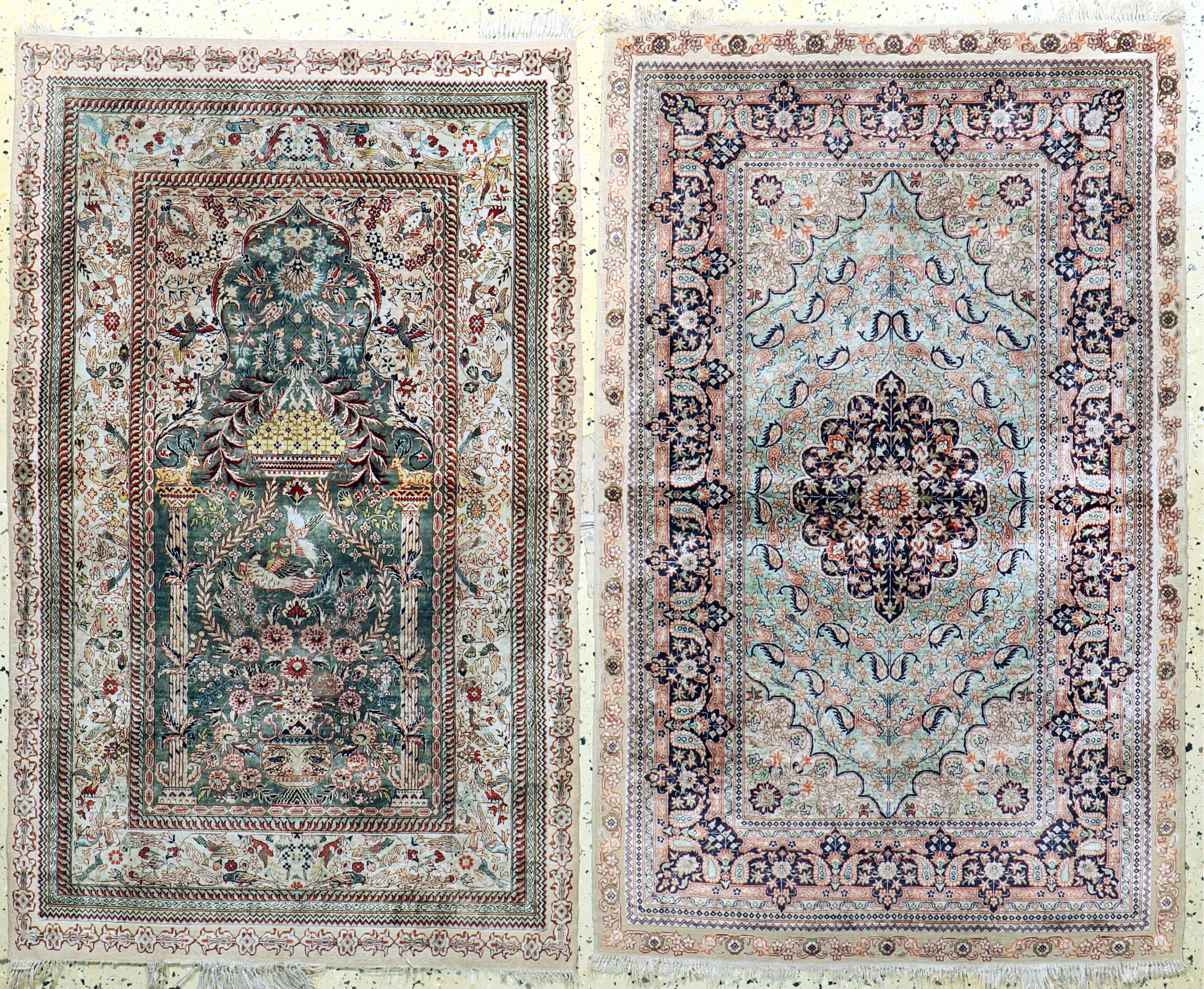 1 paar Seiden Hereke fein, China, Mitte 20.Jhd, reine Naturseide, ca. 122 x 77 cm, Reinigungsbedürftig, EHZ: 2-3