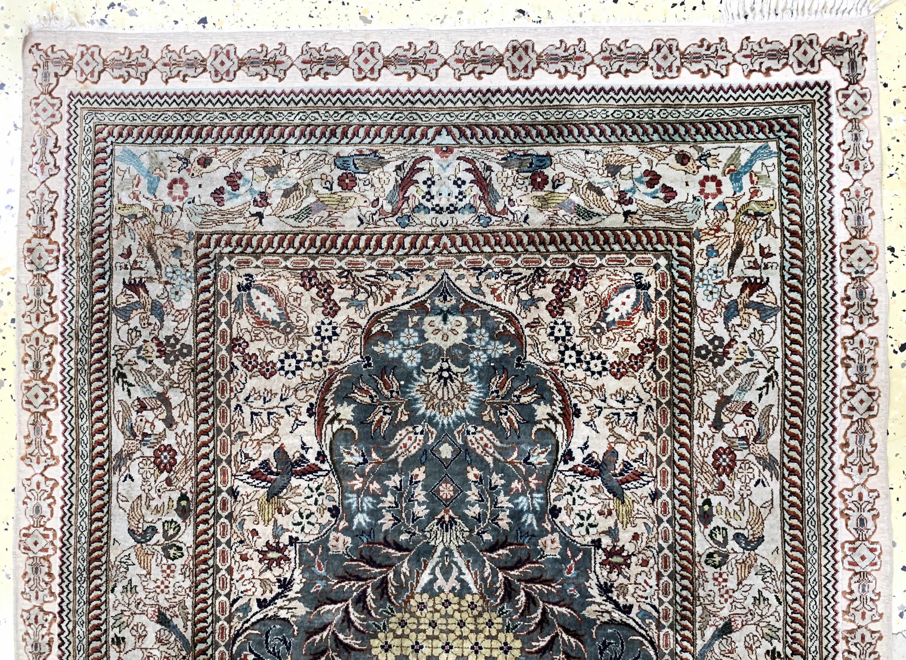 Detail a: 1 paar Seiden Hereke fein, China, Mitte 20.Jhd, reine Naturseide, ca. 122 x 77 cm, Reinigungsbedürftig, EHZ: 2-3