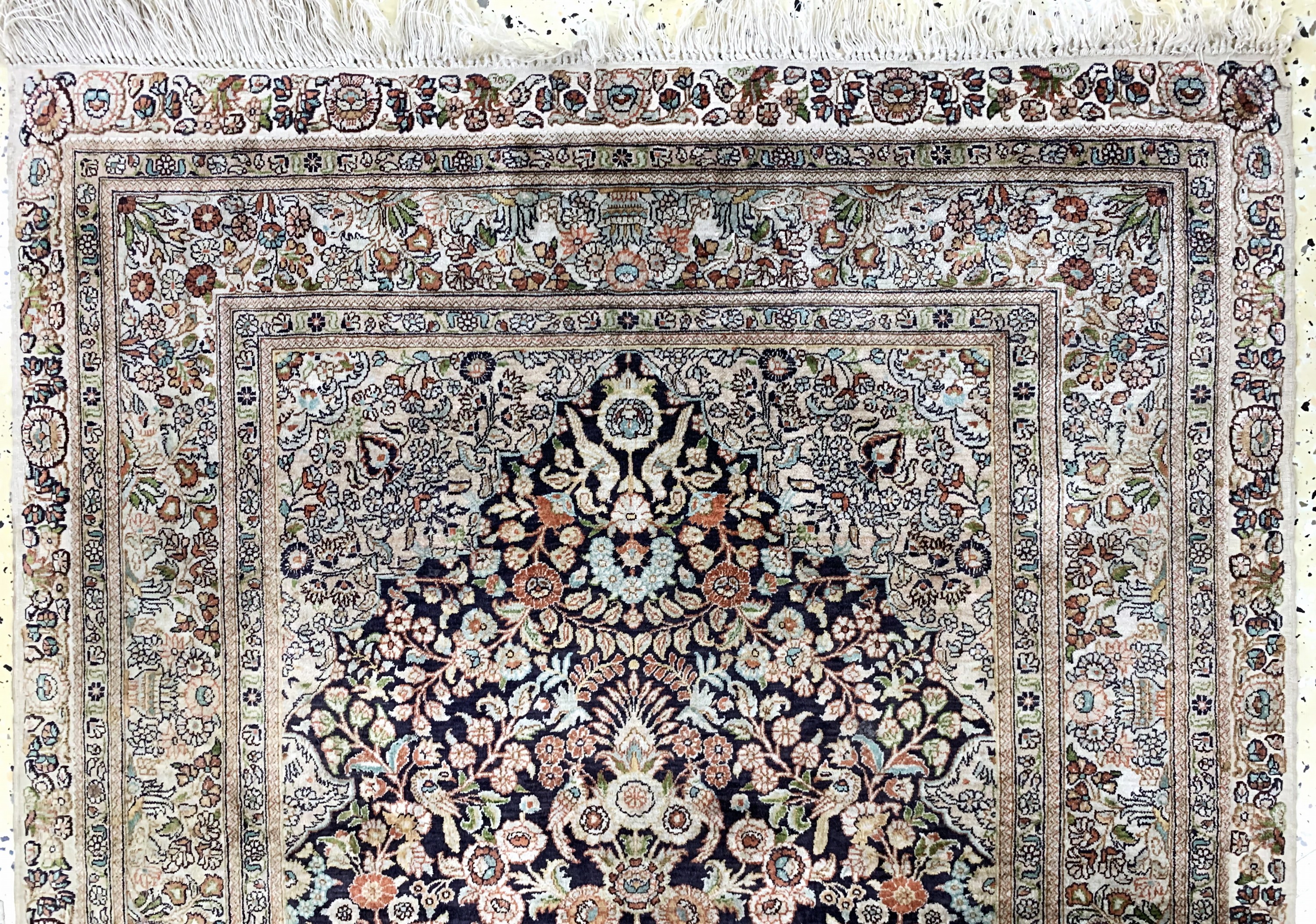 Detail e: 1 paar Seiden Hereke fein, China, Mitte 20.Jhd, reine Naturseide, ca. 153 x 93 cm, EHZ: 3