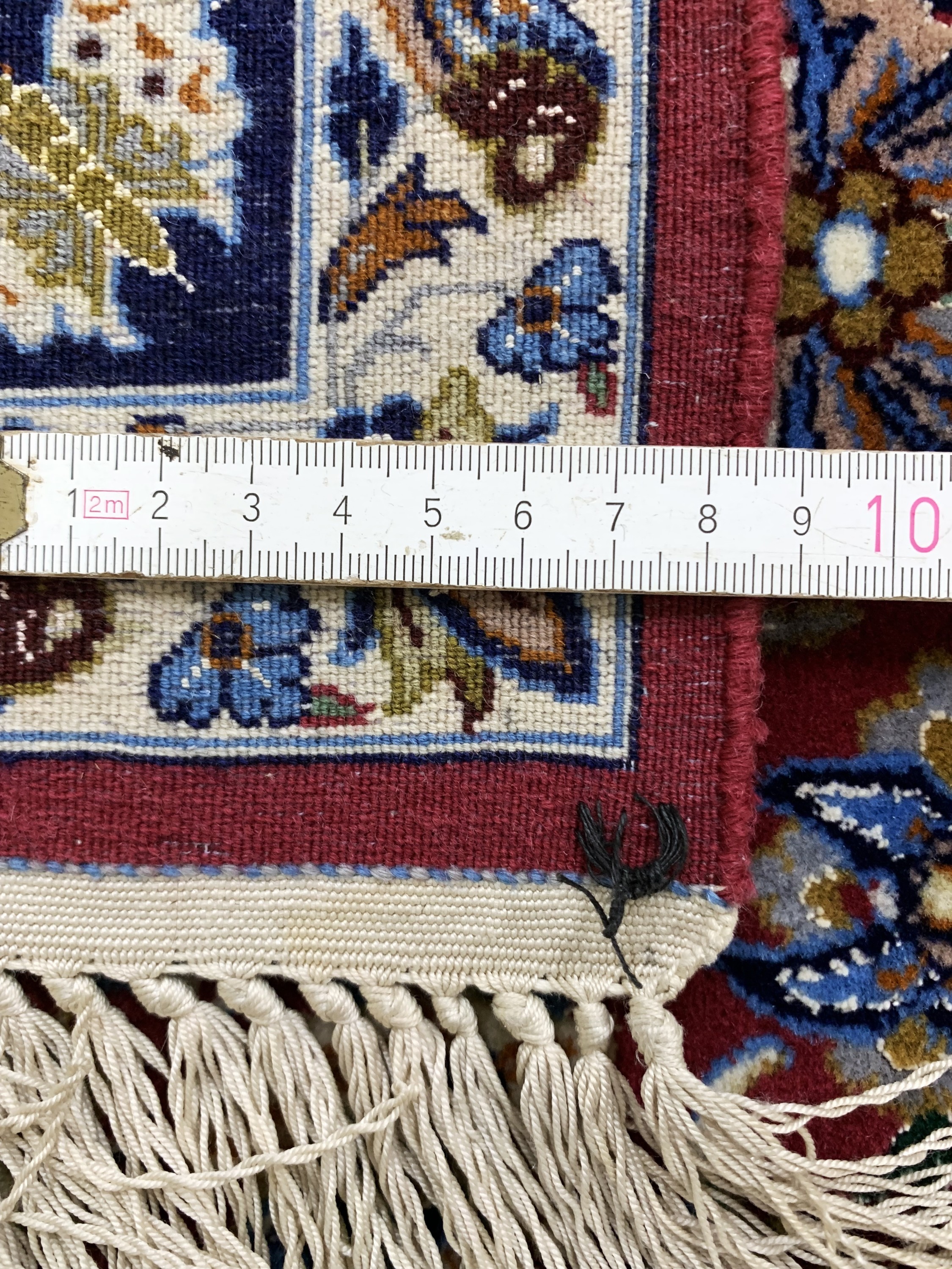 Detail e: Esfahan fein, Persien, Ende 20.Jhd, Korkwolle mit und auf Seide, ca. 158 x 110 cm,verkürzt, EHZ: 2
