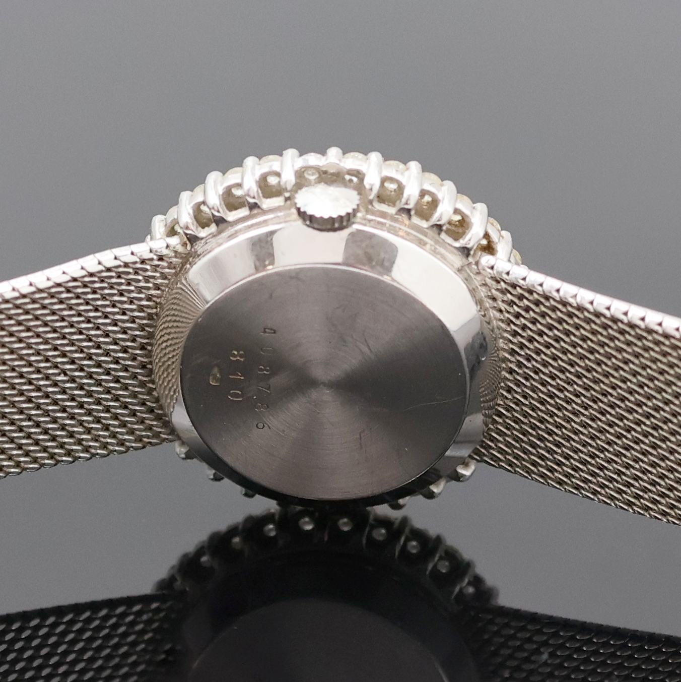 Detail d: CHOPARD Damenarmbanduhr in WG 750/000 mit Diamanten, Schweiz um 1970, Handaufzug, Boden aufgedr., orig. Goldband, Lünette aufw. m. Diamanten bes., ...