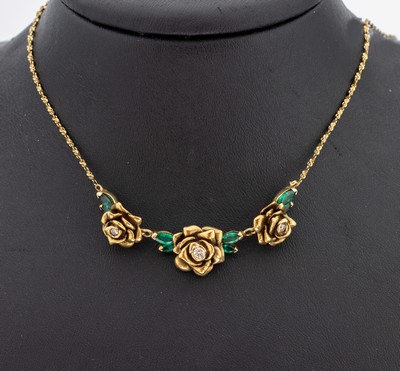 Image 26961931 - 14 kt Gold Brillant-Smaragd-Collier, GG 585/000, 3 vollplastische Rosen, 3 Brillanten ...