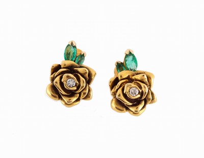 Image 26961933 - Paar 18 kt Gold Brillant-Smaragd-Ohrschrauben, GG 750/000, in Form von vollplastischen ...