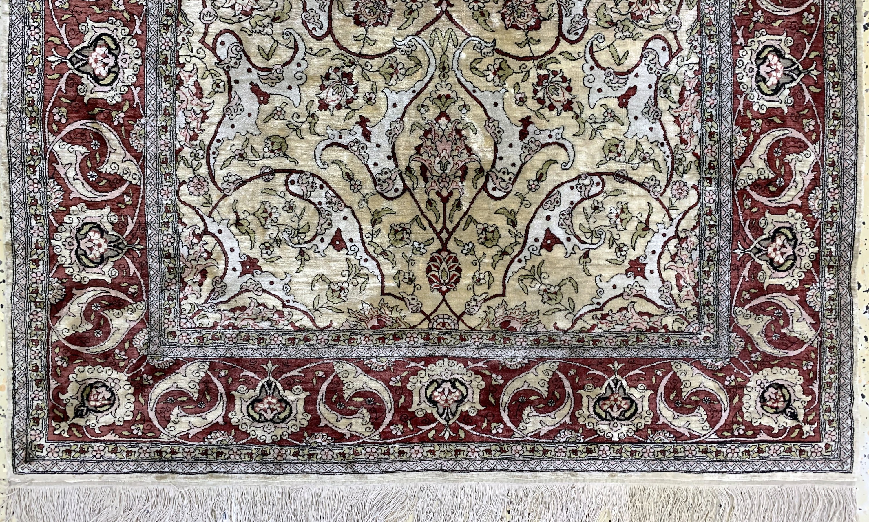 Detail c: Hereke Seide fein signiert, Türkei, Anfang 20.Jhd, reine Naturseide, ca. 150 x 102 cm, ca. 1,0 Mio. Kn/qm, gereinigt, EHZ: 2