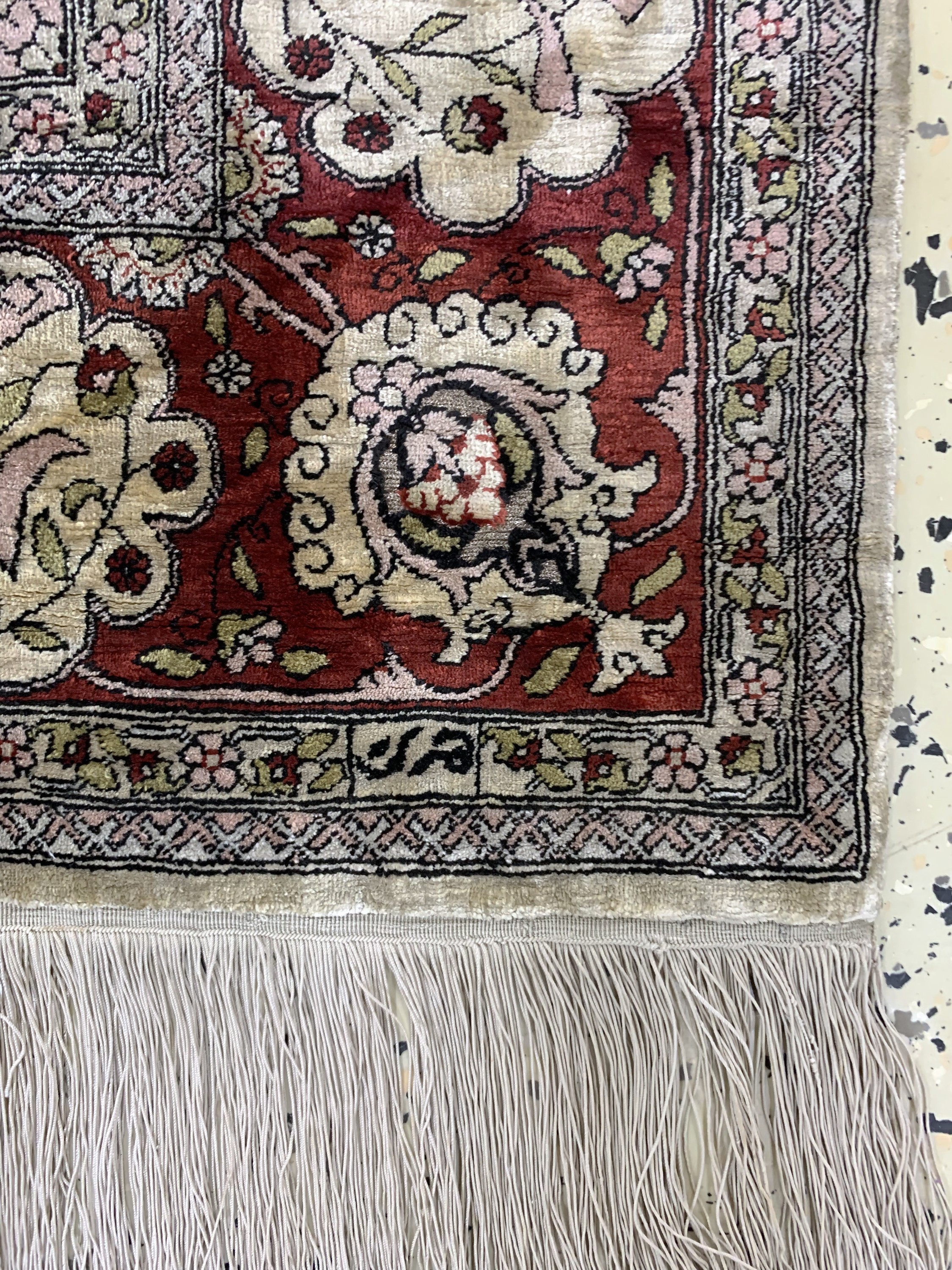 Detail d: Hereke Seide fein signiert, Türkei, Anfang 20.Jhd, reine Naturseide, ca. 150 x 102 cm, ca. 1,0 Mio. Kn/qm, gereinigt, EHZ: 2