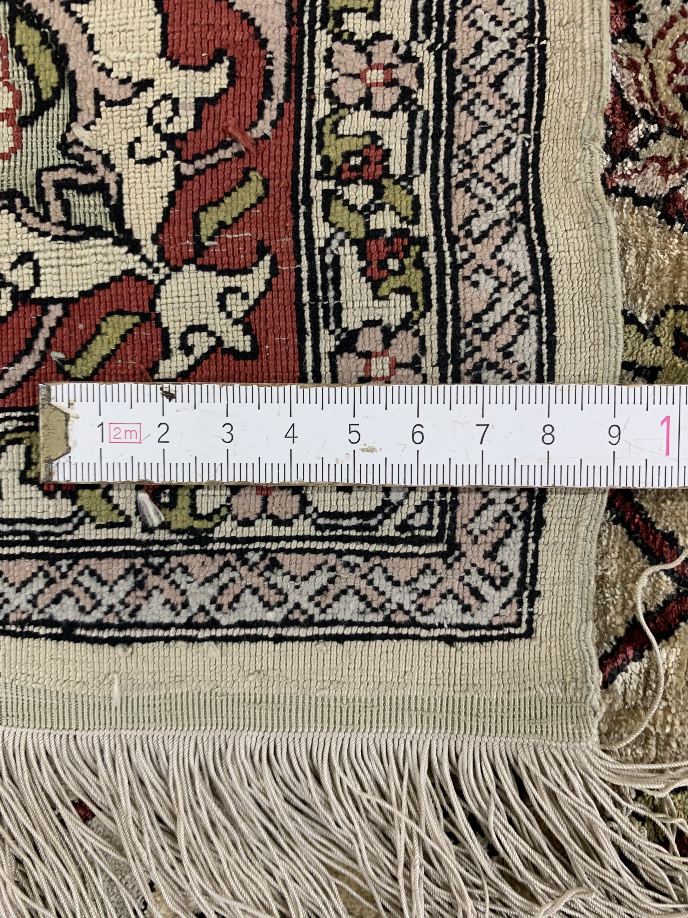 Detail h: Hereke Seide fein signiert, Türkei, Anfang 20.Jhd, reine Naturseide, ca. 150 x 102 cm, ca. 1,0 Mio. Kn/qm, gereinigt, EHZ: 2