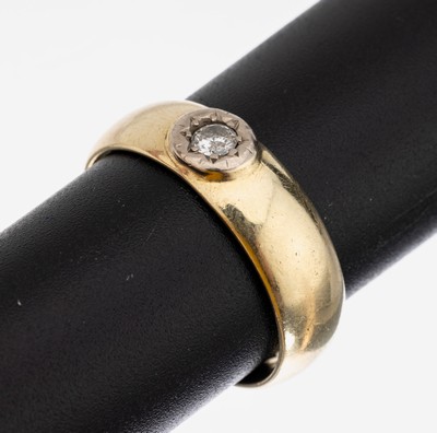 Image 26962025 - 14 kt Gold Brillant-Ring, GG 585/000, schlicht, 1 Brillant ca. 0.10 ct Weiß/p, RW ...