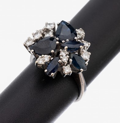 Image 14 kt Gold Saphir-Brillant-Ring, WG 585/000, 2 facett. Saphir-Tropfen und 3 ...