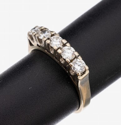 Image 14 kt Gold Brillant-Ring, WG 585/000, 5 Brillanten zus. ca. 0.75 ct Weiß/vs-si, ...