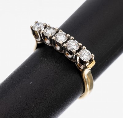 Image 14 kt Gold Brillant-Ring, GG/WG 585/000, 5 in WG gefasste Brillanten zus. ca. 0.70 ct ...