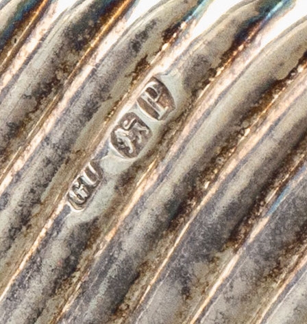 Detail b: Visitenkartenetui, England London 1910, 925er Silber, geschwungenes Rillendekor, innenFächer aus blauem Samt, Notizblock, Bleistifthalter, Silber ...