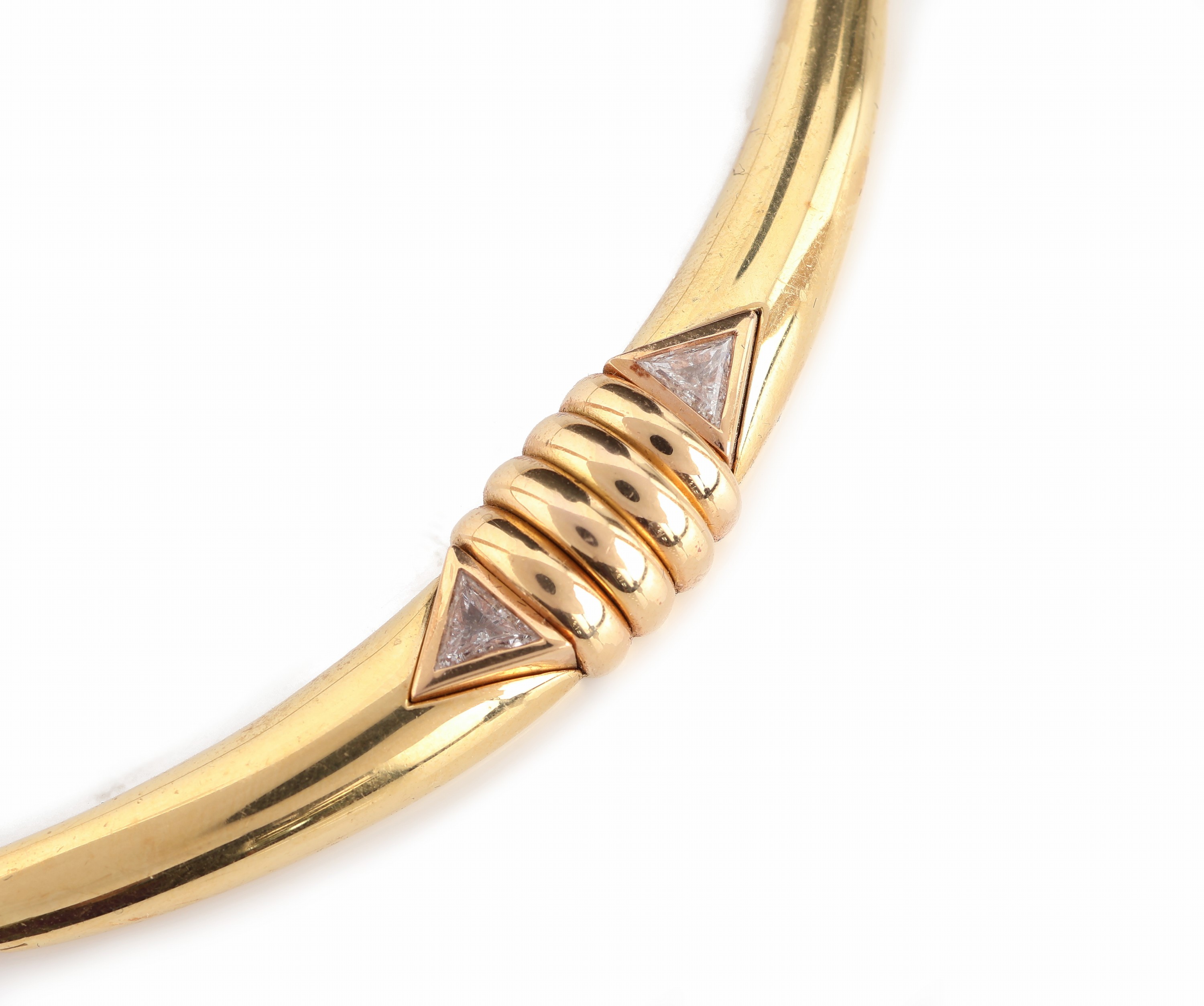 Detail a: 18 kt Gold WELLENDORFF Diamant-Collier, GG 750/000, 2 Diamant-Triangeln zus. ca. 0.51 ct Weiß/si, L. ca. 42 cm, Kastenschloss mit Sicherheitsacht, ...