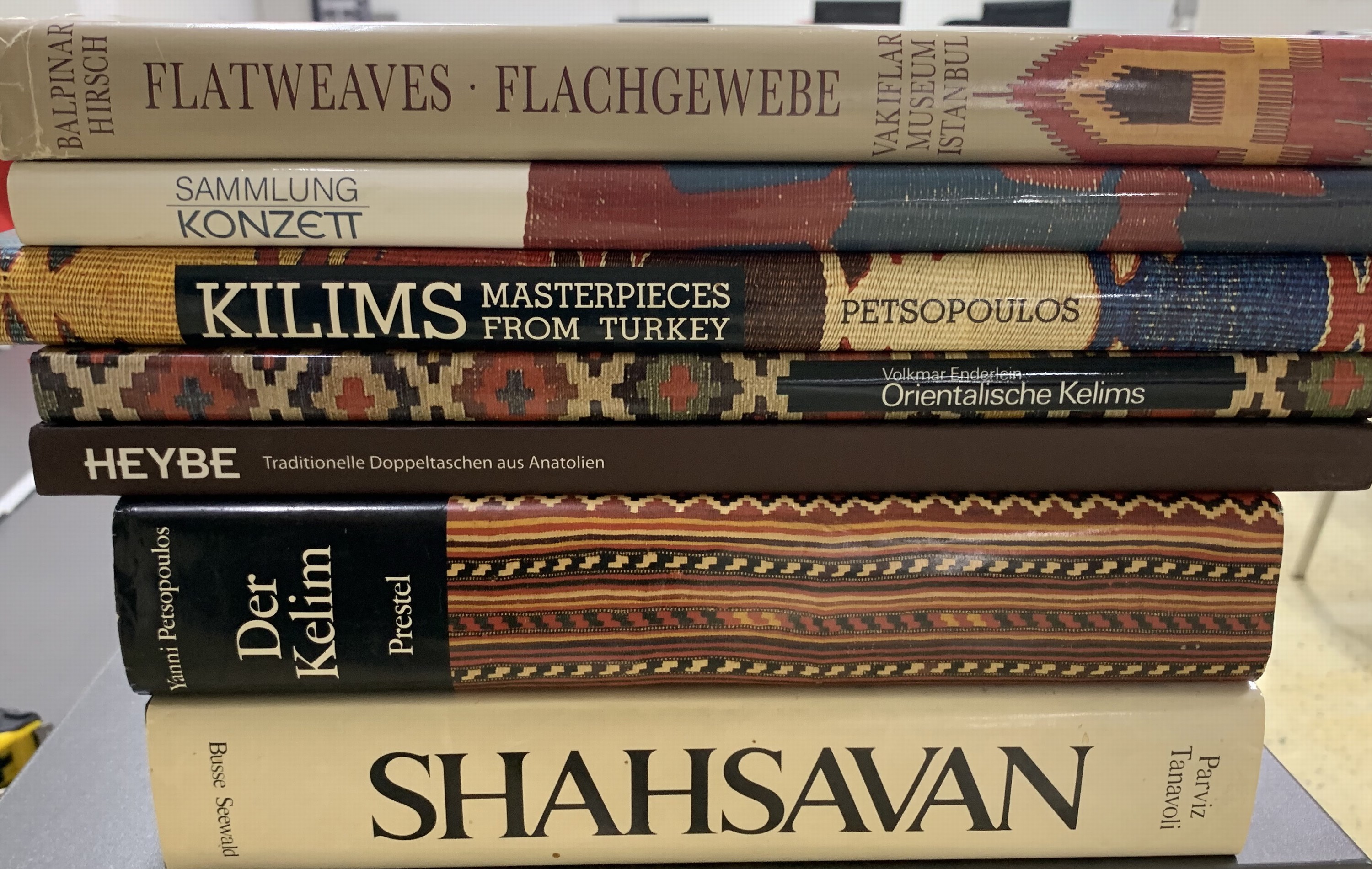 Detail a: Konvolut 7 Bücher Kelim Literatur. Kelims und Flachgewebe aus Persien und Türkei