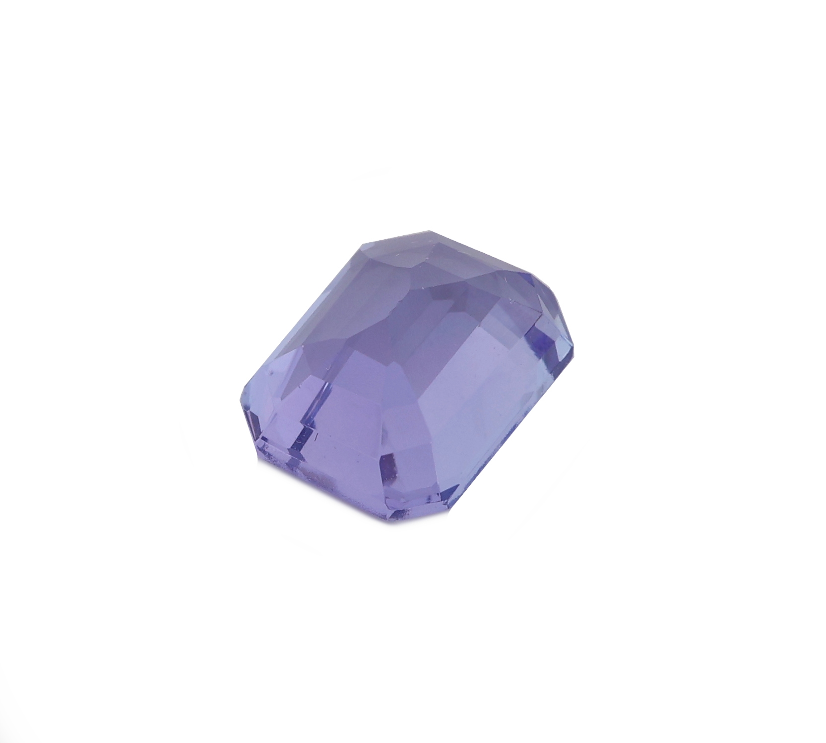 Detail b: Loser facett. Tansanit ca. 2.00 ct, Baguetteschliff, ca. 7.80 x 6 mm