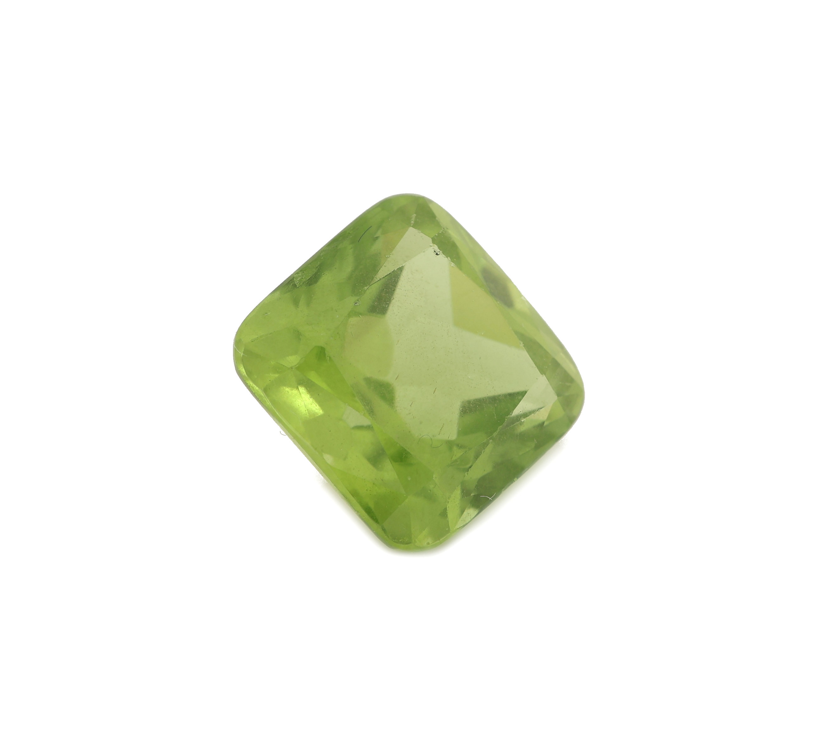 Detail a: Loser facett. Peridot, 7.34 ct, Carree, ca. 10.8 x 10.8 mm