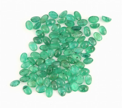 Image Lot lose Smaragde, zus. 42.34 ct, ovale Cabochons, in versch. Farbnuancen ...