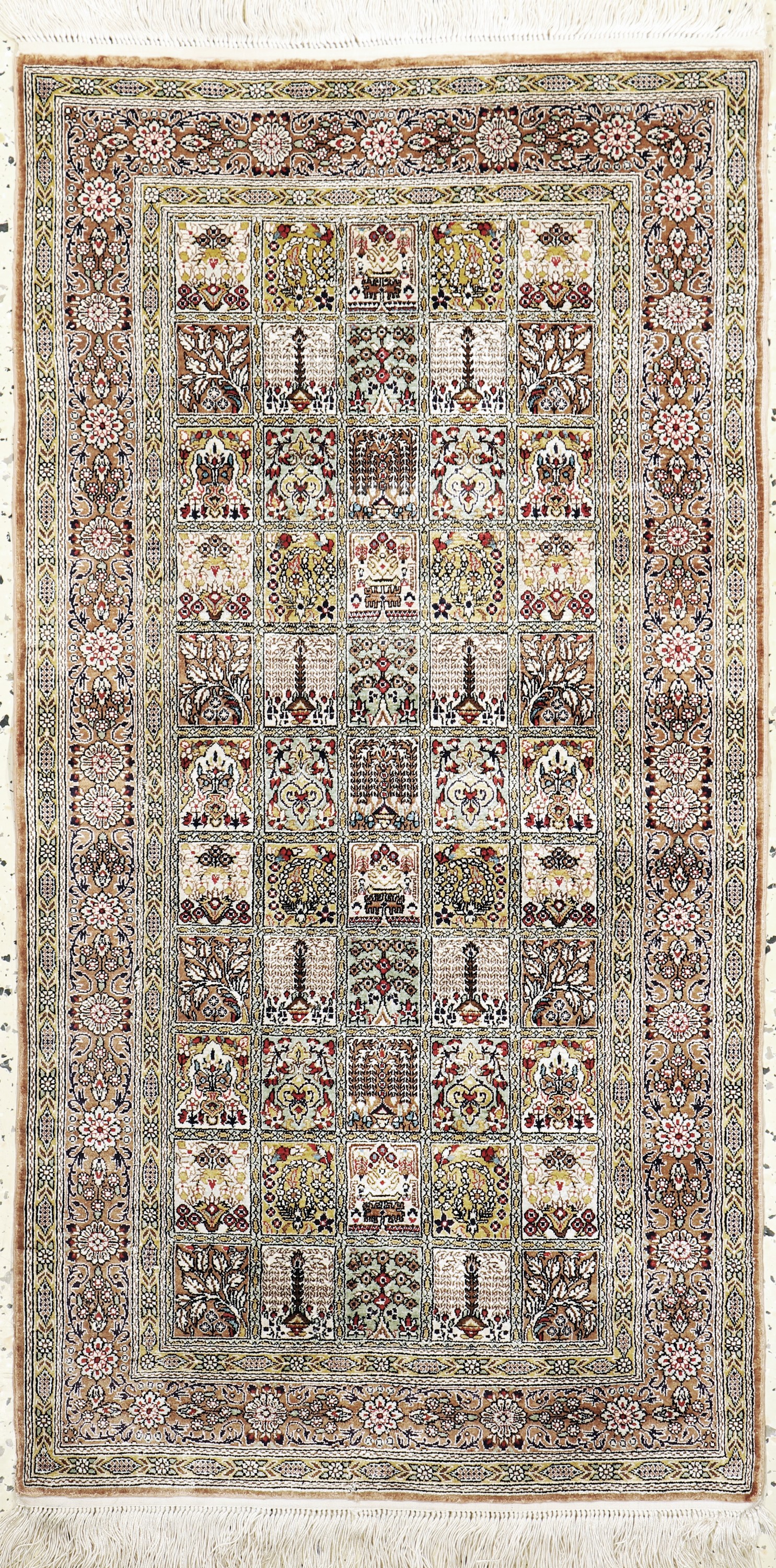 Ghom Seide fein, China, Ende 20.Jhd, reine Naturseide, ca. 124 x 65 cm, ca. 1,0 Mio. Kn/qm, EHZ: 2