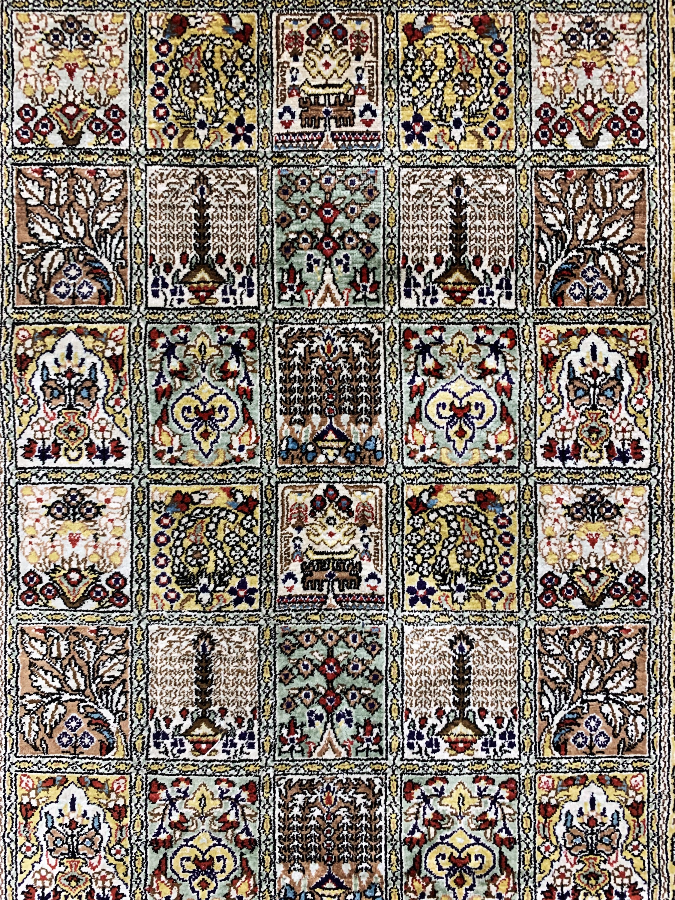 Detail c: Ghom Seide fein, China, Ende 20.Jhd, reine Naturseide, ca. 124 x 65 cm, ca. 1,0 Mio. Kn/qm, EHZ: 2