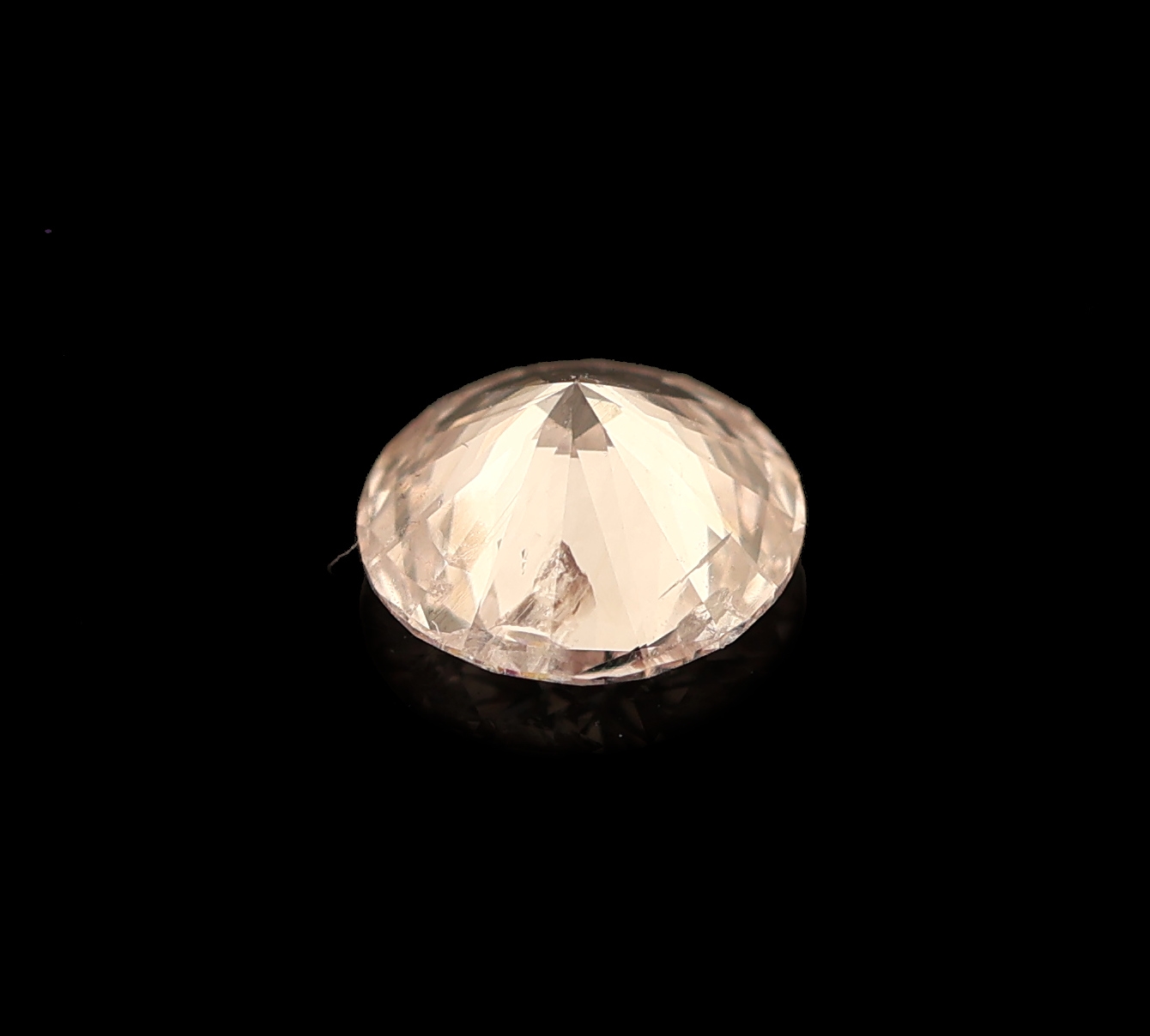 Detail a: Loser Brillant 0.41 ct Natural Fancy Light Brown Pink, 4.84 x 4.99 x 2.76 mm, mit GIA Expertise