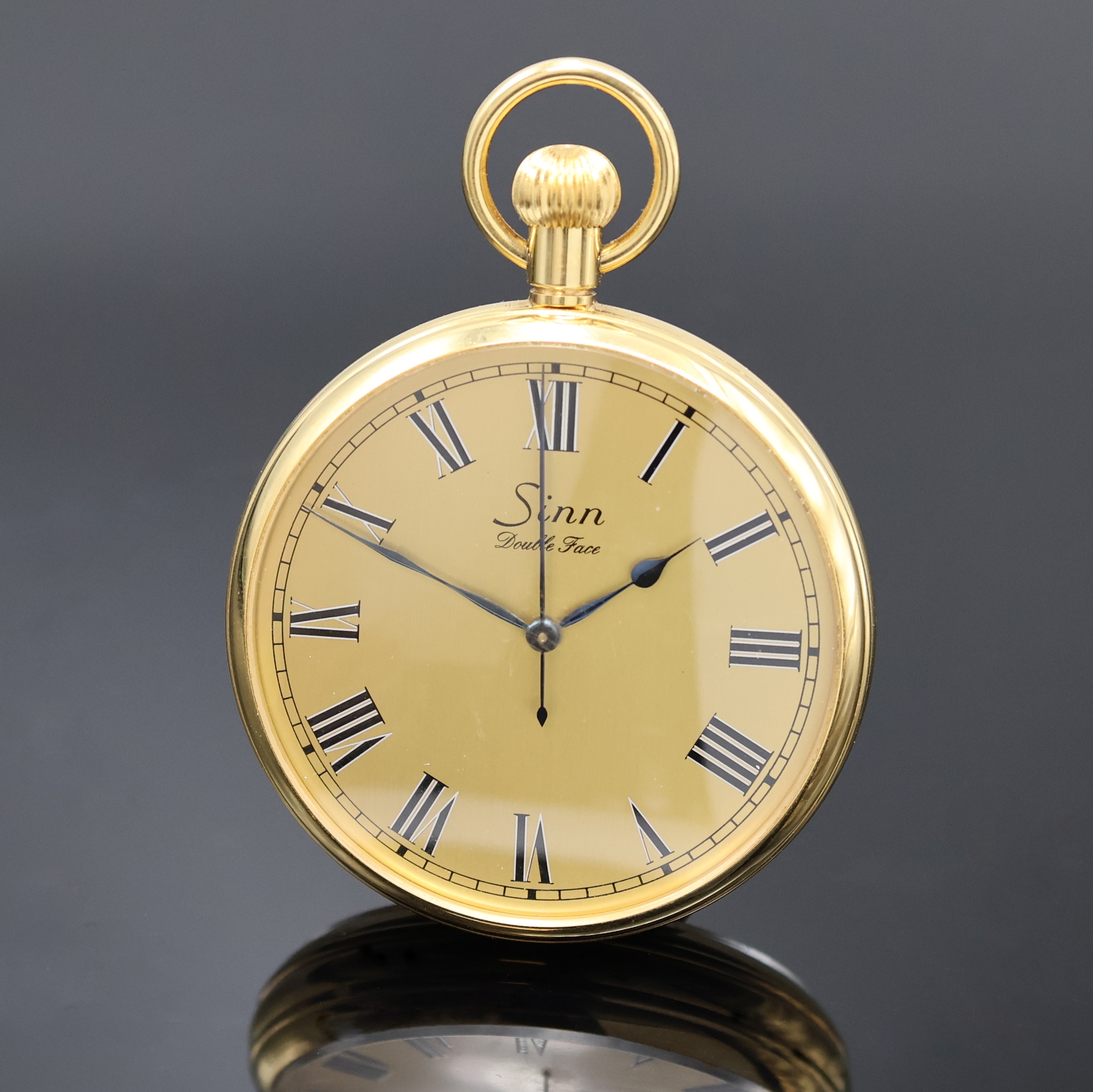 Detail b: SINN seltene B-Uhr Double Face, verg. Metallgeh. beids. vergl., gold. Zifferbl. m. röm. Std., gebl. Zeiger, Anz. v. Std., Min. und Zentralsek., Werk ...