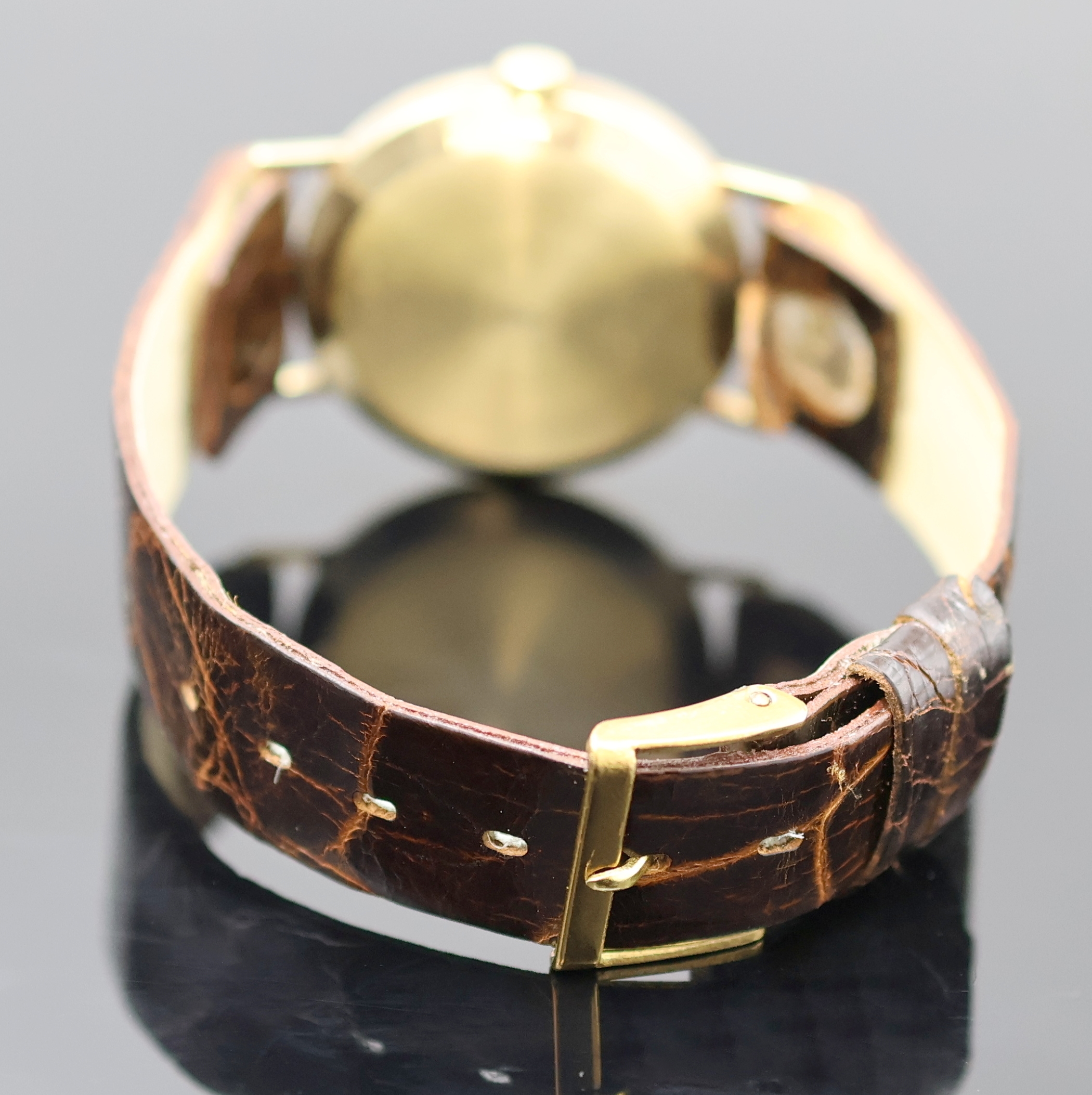 Detail b: ROMINA Satellit Armbanduhr in GG 585/000, Schweiz um 1975, Automatik, Monocoque-Geh., silb. Strukturzifferbl. m. gold. Std.-Ind. u. Zeigern, Datum b. ...