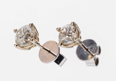 Image 26963826 - Paar 14 kt Gold Diamant-Ohrstecker, WG 585/000, 2 Altschliffdiamanten zus. ca. 1.72 ct ...