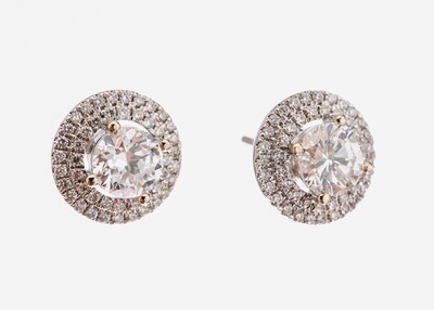 Image Paar 18 kt Gold Brillant-Ohrstecker, WG 750/000, 2 Brillanten zus. ca. 1.85 ct ...