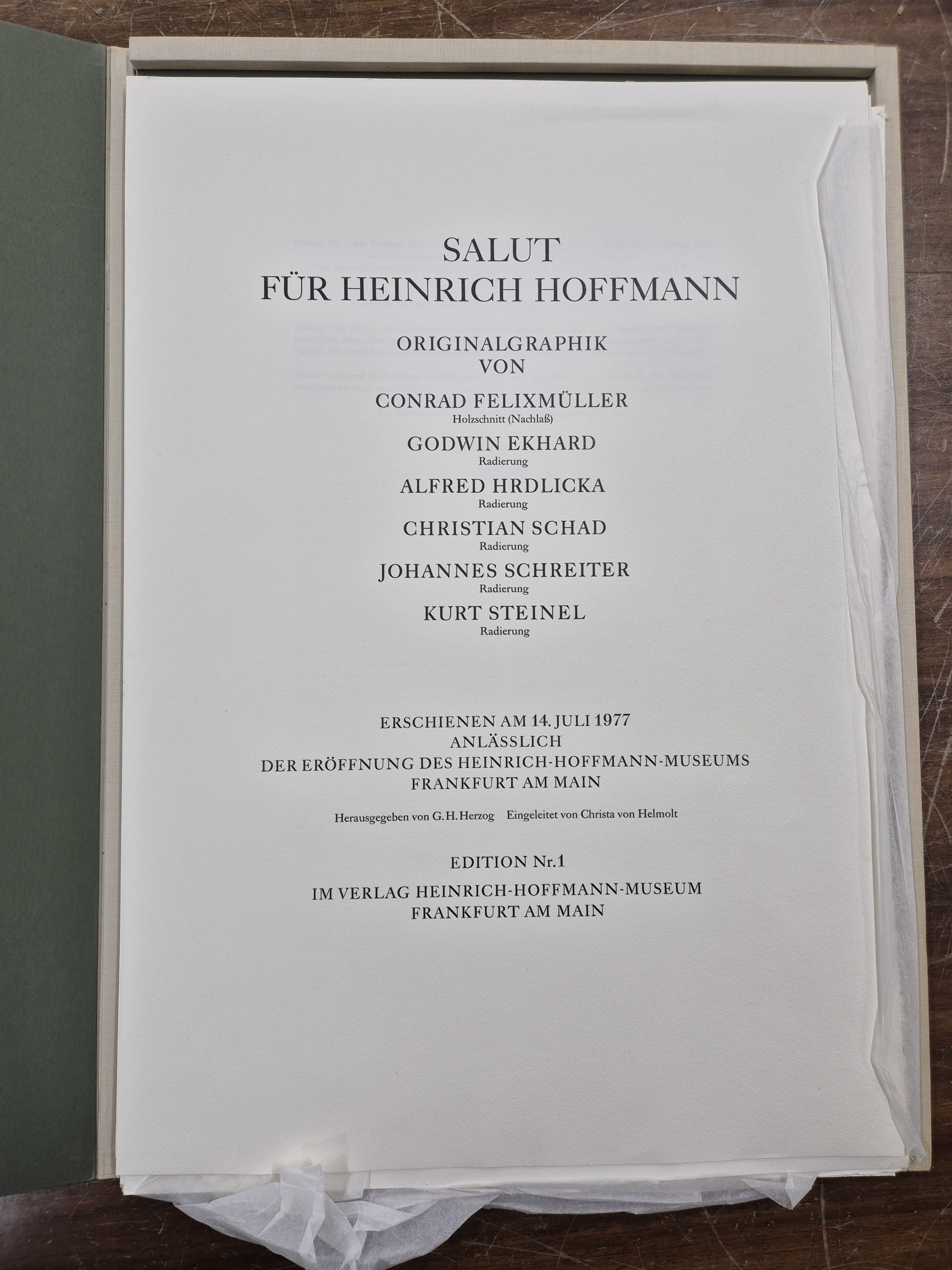 Detail c: Mappenwerk "Salut für Heinrich Hoffmann", Frankfurt a.M. 1977, Mappe mit 6 Originalgrafiken von Conrad Felixmüller (Holzschnitt), Godwin ...