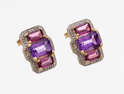 Image Paar 14 kt Gold Amethyst-Brillant-Ohrstecker, GG 585/000, 6 Amethyst-Baguettes in ...