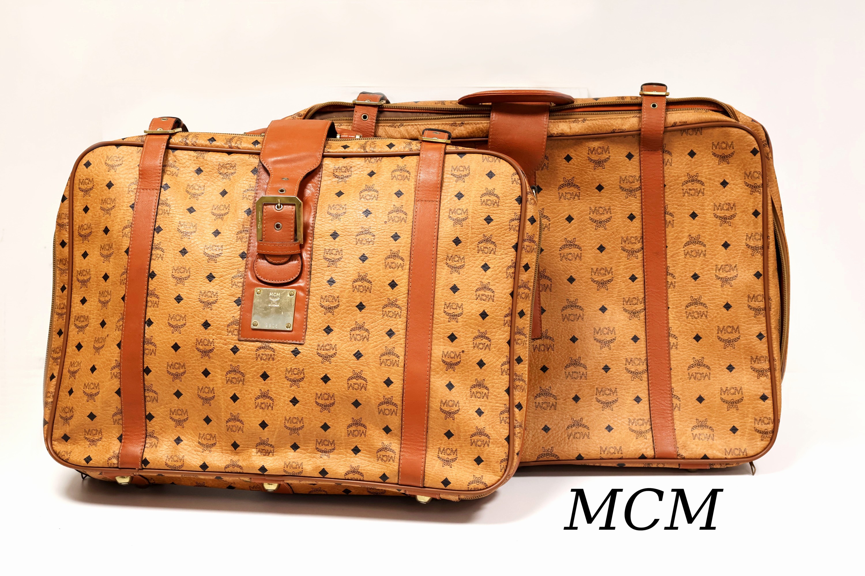 Image 26964009 - Set 2 MCM Reisekoffer, Canvas Leder, Tragegriffe und Monturen aus sattelbraunem Leder ...