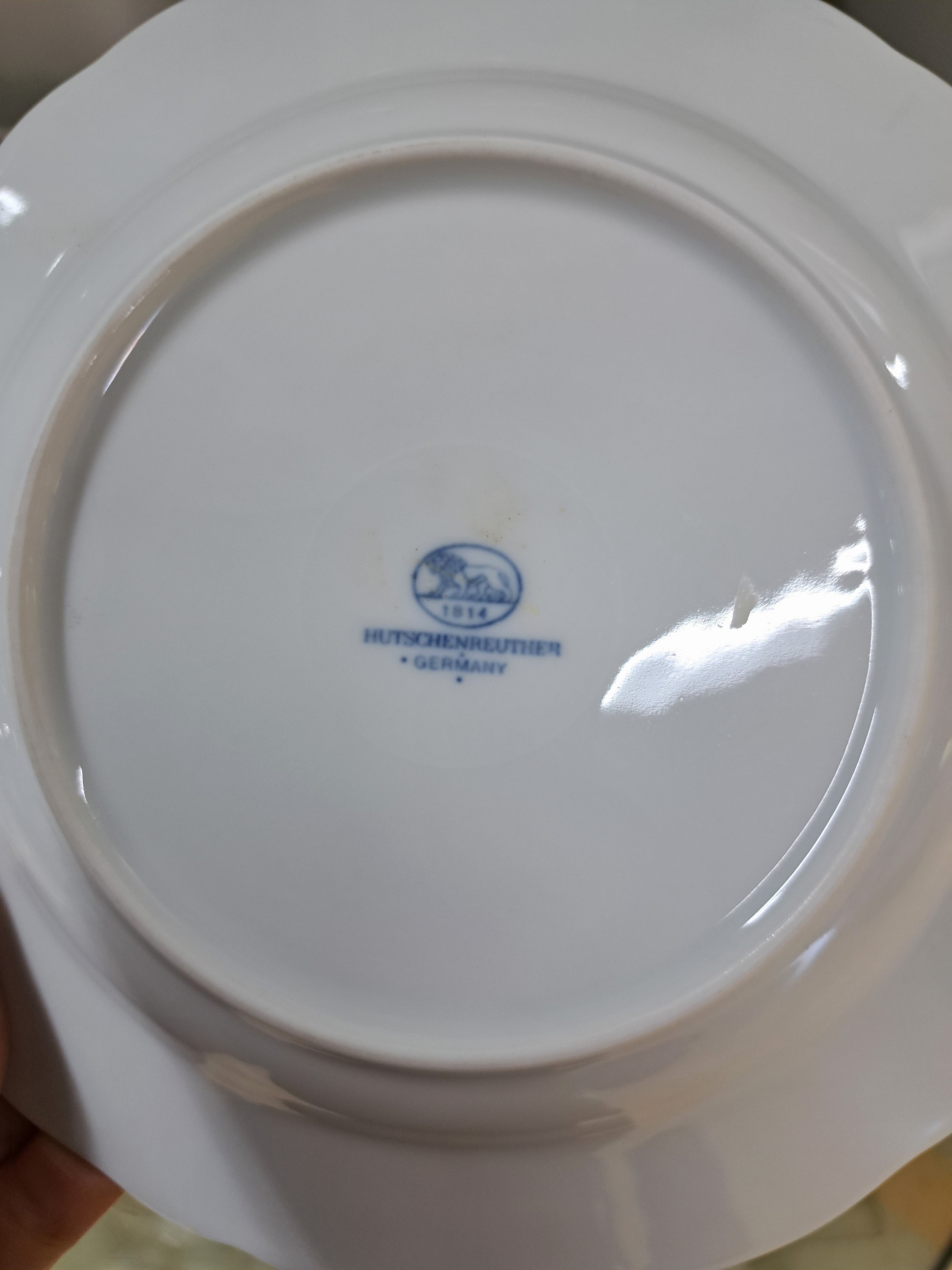 Detail f: Tafelservice Hutschenreuther, Zwiebelmuster, für 12 Personen, 12 Menueteller, 12 Suppenteller, 12 Dessertteller, 2 Saucieren, 4 ovale Platten, 3 ...