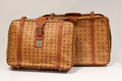 26964009a - Set 2 MCM Reisekoffer, Canvas Leder, Tragegriffe und Monturen aus sattelbraunem Leder ...