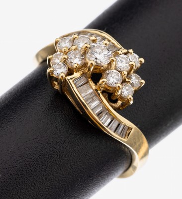 Image 26964047 - 18 kt Gold Diamant-Ring, GG 750/000, geschwungener Ringkopf, bes. mit 11 Brillantenund ...