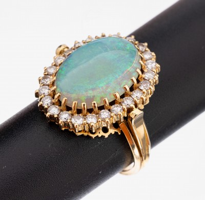 Image 26964075 - 18 kt Gold Opal-Brillant-Ring, GG 750/000 gepr., ovaler Opalcabochon ca. 3.50 ct in ...
