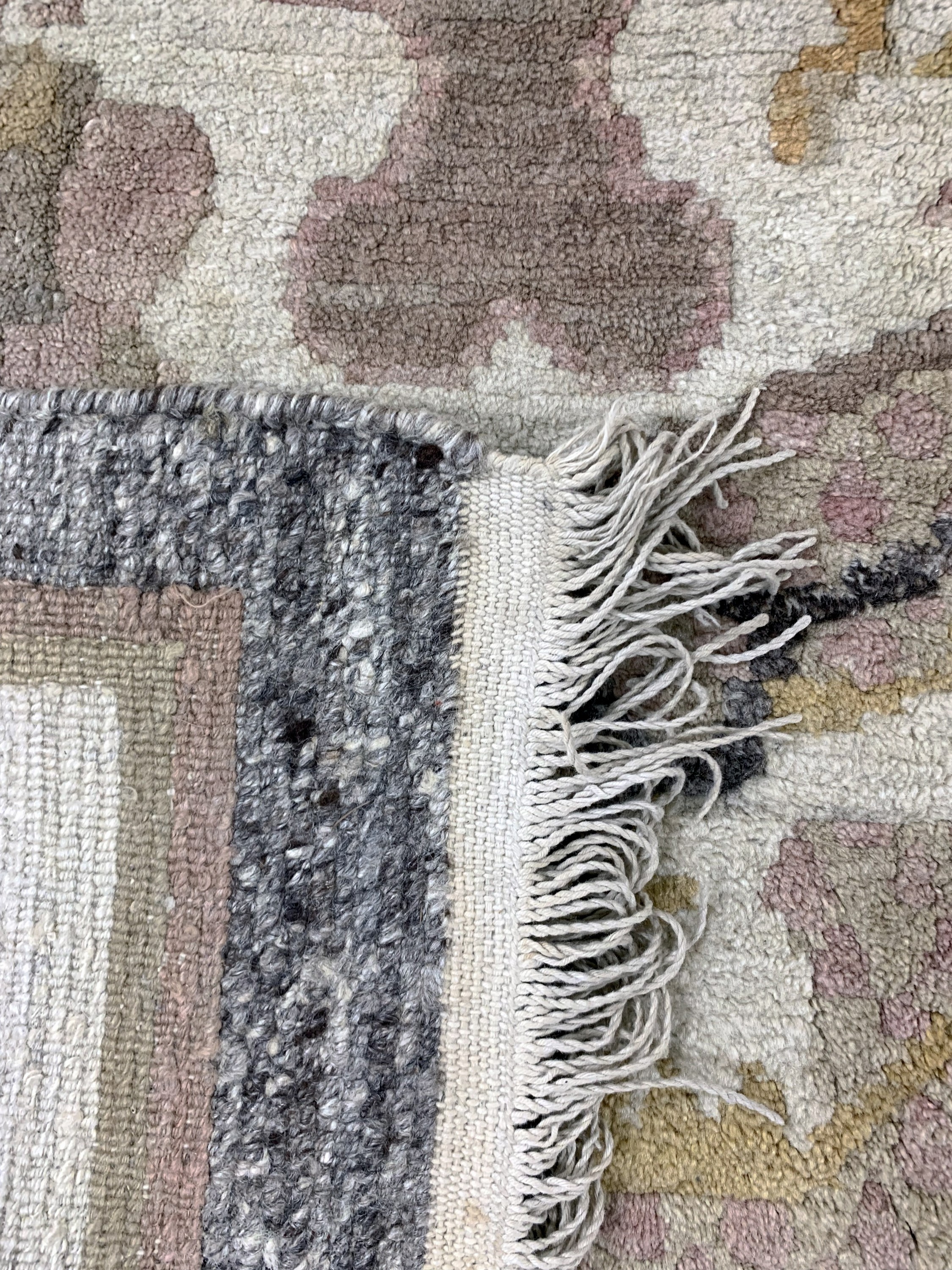 Detail e: "Drachen-Teppich", Mongolei, Mitte 20.Jhd, Wolle auf Baumwolle, ca. 198 x 150 cm, Reinigungsbedürftig, EHZ: 2