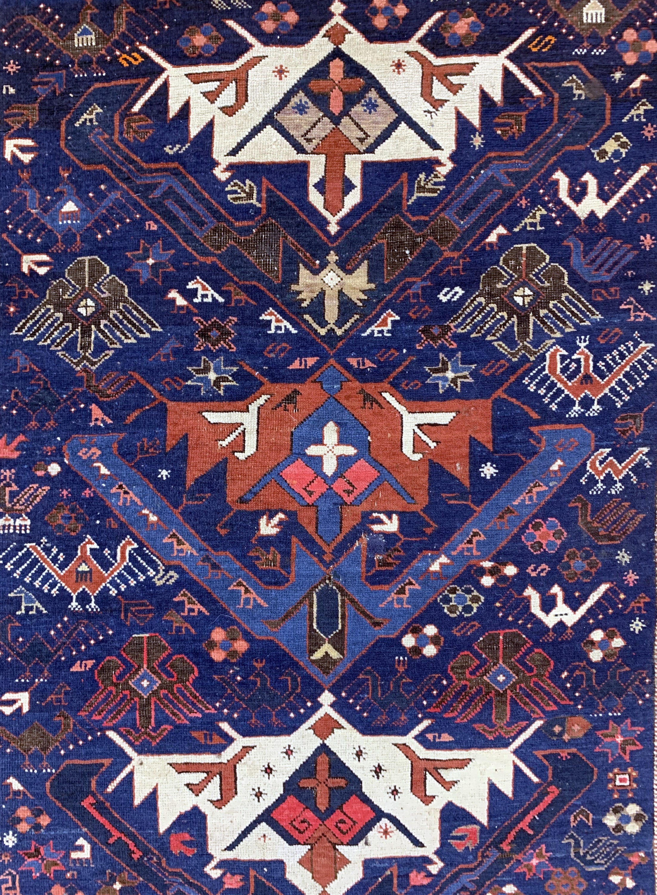 Detail b: Schirwan antik, Kaukasus, 19.Jhd, Wolle aufWolle, ca. 165 x 115 cm, EHZ: 3(kleine restaurierungen).