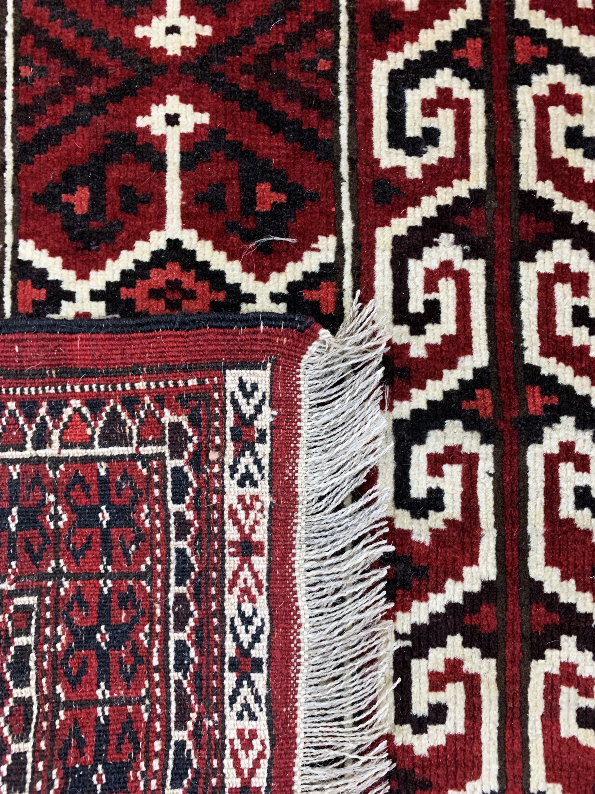 Detail d: Yomud"Namazlik", Turkmenistan, Mitte 20.Jhd, Wolle auf Wolle, ca. 150 x 100 cm, EHZ: 2