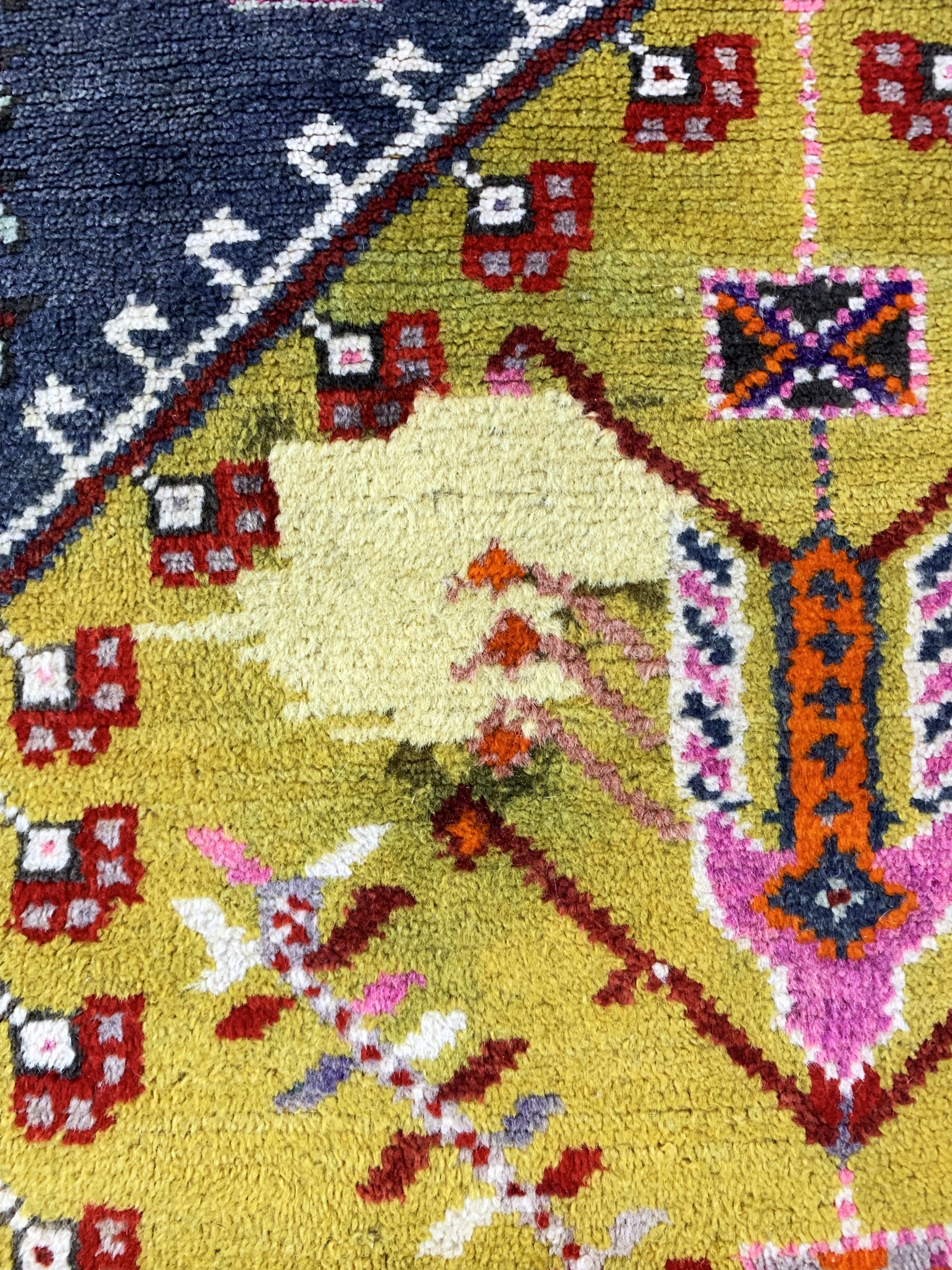 Detail d: Melas alt, Türkei, Anfang 20.Jhd, Wolle aufWolle, ca. 155 x 105 cm, EHZ: 2(restauriert)
