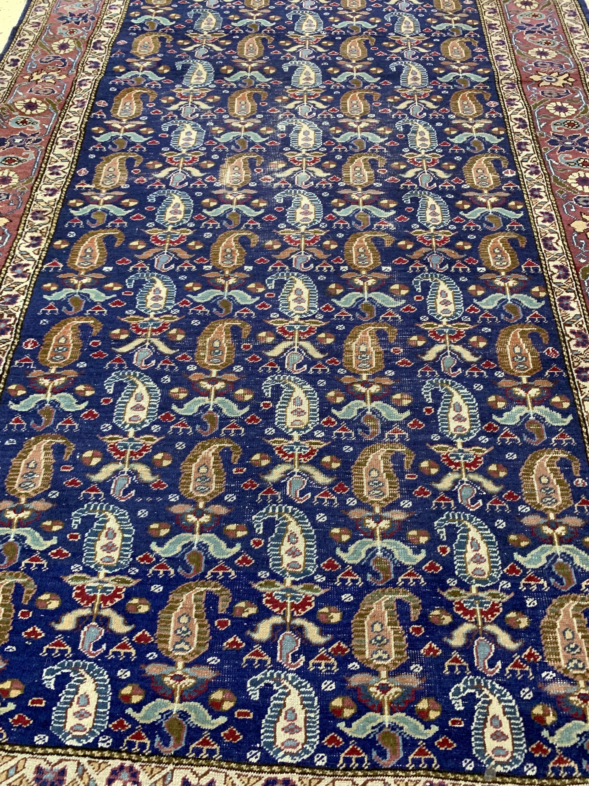 Detail b: Giordes alt, Türkei, Anfang 20.Jhd, Wolle auf Baumwolle, ca. 173 x 120 cm, EHZ: 3
