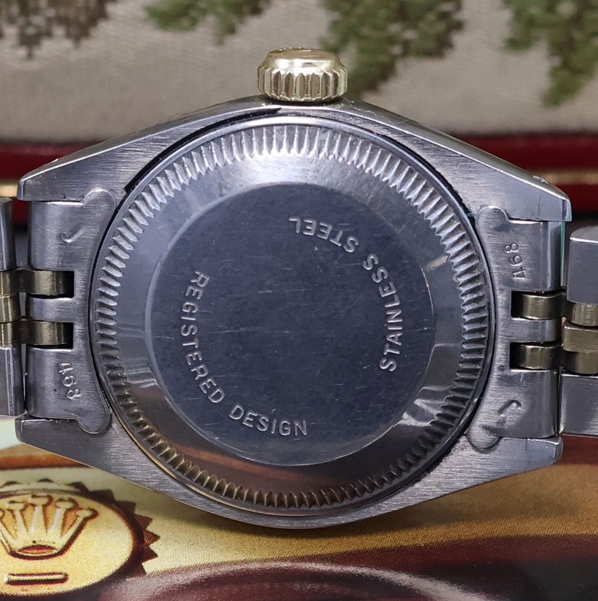 Detail d: ROLEX Damenarmbanduhr Oyster Perpetual Date Referenz 6917, Automatik, Schweiz um 1980, Boden und Krone verschr., ab Herst. wasserd., Jubileeband m. ...
