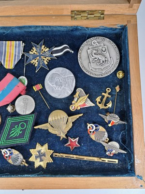 26964103e - Konvolut zur Legion Etrangere, französisch, 1940/50er-Jahre, sog. "Kepi ...