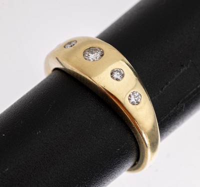 Image 26964131 - 18 kt Gold Brillant-Ring, GG 750/000, 5 Brillanten zus. ca. 0.15 ct Weiß/si, RW ...
