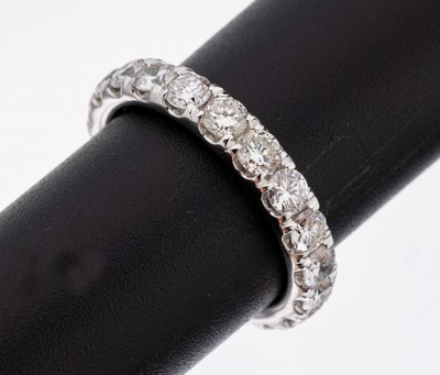 Image 26964178 - 14 kt Gold Brillant-Memoryring, WG 585/000,Brillanten zus. ca. 2.62 ct feines ...