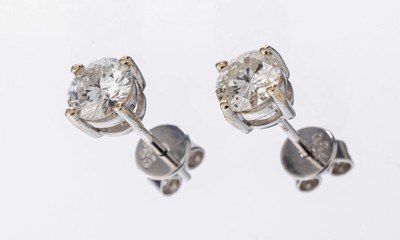 Image Paar 14 kt Gold Brillant-Ohrstecker, WG 585/000, 2 Brillanten zus. ca. 0.90 ct ...