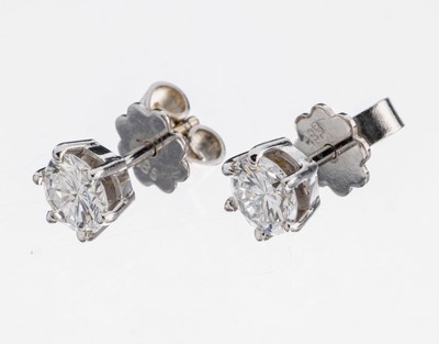 Image 26964197 - Paar 14 kt Gold Brillant-Ohrstecker, WG 585/000, 2 Brillanten zus. ca. 1.03 ct feines ...