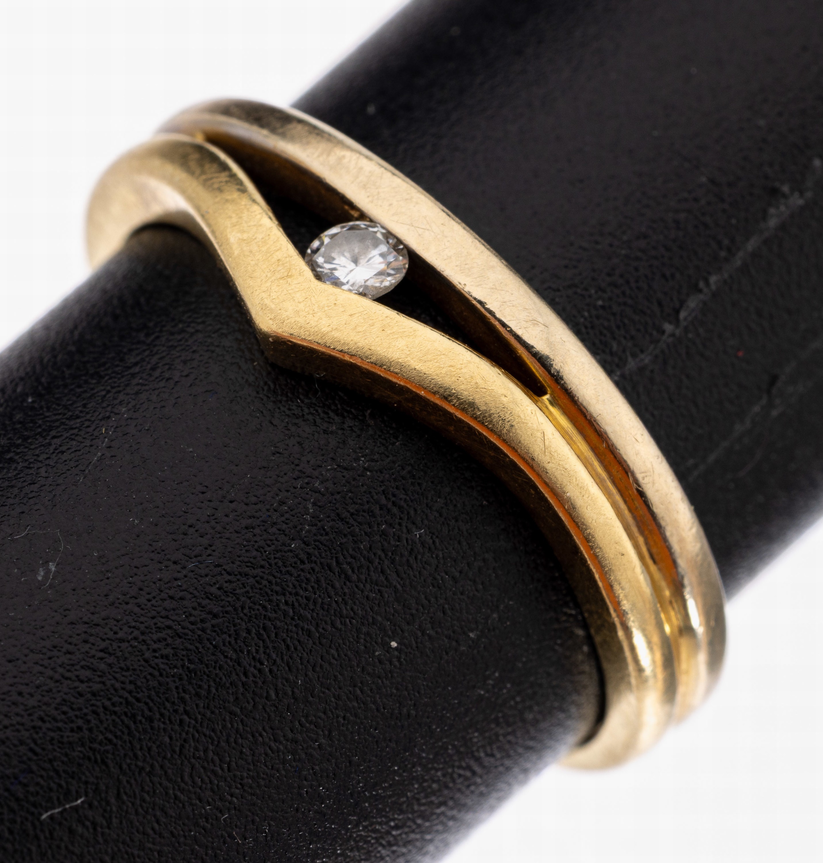 18 kt Gold Brillant-Ring, GG/WG 750/000, Spannring, Brillant ca. 0.05 ct Weiß/si, RW 57, ca. 4.5 g
