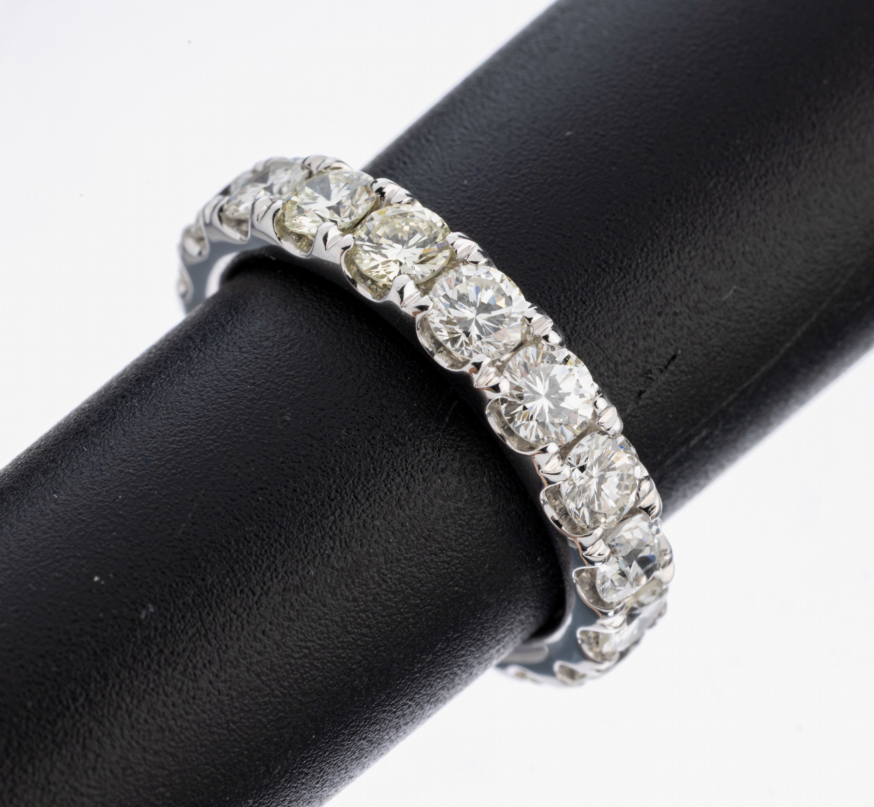 Image 26964288 - 14 kt Gold Brillant-Memoryring, WG 585/000,18 Brillanten zus. ca. 3.57 ct Weiß-get. ...