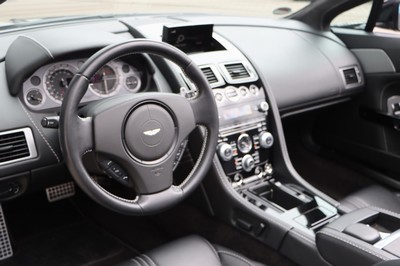 26964200g - Aston Martin V8 Vantage S Roadster, Fahrgestellnummer: SCFEKBEL1FGD19555, EZ 04/2015, 2. ...